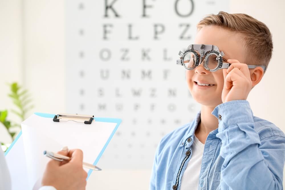 Očni pregled kod dece – 5 razloga zašto bi dete trebalo odvesti kod oftamologa